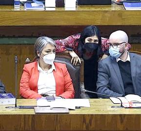 Mario Marcel (Hacienda), Jeannette Jara (Trabajo), Karol Cariola (PC), Giorgio Jackson (Segpres) Mario Marcel (Hacienda), Jeannette Jara (Trabajo), Karol Cariola (PC), Giorgio Jackson (Segpres)