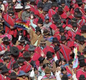 Marcha de los Ponchos Rojos Marcha de los Ponchos Rojos