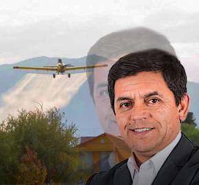Alcalde de Santa Cruz, William Arévalo, con el Air Tractor que atravesó la comuna. Alcalde de Santa Cruz, William Arévalo, con el Air Tractor que atravesó la comuna.