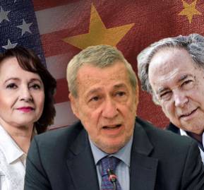 La ministra Marcela Hernando, el canciller Alberto Van Klaveren y el embajador Juan Gabriel Valdés. La ministra Marcela Hernando, el canciller Alberto Van Klaveren y el embajador Juan Gabriel Valdés.