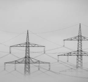 Producir un chip de IA requiere entre 10 y 15 veces más energía que fabricar un chip estándar. Imagen: analogicus vía Pixabay (dominio público). Producir un chip de IA requiere entre 10 y 15 veces más energía que fabricar un chip estándar.