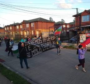 Vecinos protestan contra la sanitaria. Vecinos protestan contra la sanitaria.