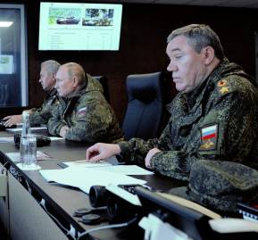 Serguéi Shoigú, Vladimir Putin y Valery Gerásimov Serguéi Shoigú, Vladimir Putin y Valery Gerásimov