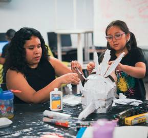 Taller de máscaras en Maipú