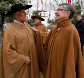 Los ex alcaldes Raúl Torrealba y Joaquín Lavín. Los ex alcaldes Raúl Torrealba y Joaquín Lavín.