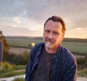 Carlos Tromben, desde su residencia en Con Con Carlos Tromben, desde su residencia en Con Con