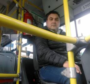 Hugo Peña, conductor de Transantiago (Fotografía previa al uso obligatorio de mascarilla) Hugo Peña, conductor de Transantiago (Fotografía previa al uso obligatorio de mascarilla)