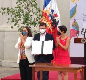 El presidente Gabriel Boric durante la firma del Acuerdo de Escazú
