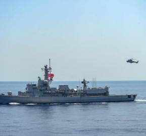 La fragata Almirante Blanco Encalada en la operación. Foto: Armada de Estados Unidos La fragata Almirante Blanco Encalada en la operación. Foto: Armada de Estados Unidos