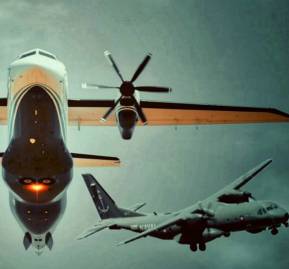 De fondo, el avión norteamericano de vigilancia 'Cougar'. En la esquina inferior, el 'Crusader' chileno De fondo, el avión norteamericano de vigilancia 'Cougar'. En la esquina inferior, el 'Crusader' chileno
