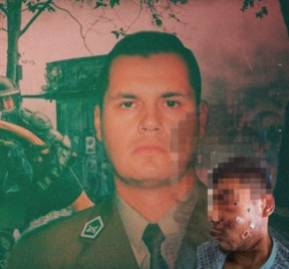 En la esquina, E.G. después de recibir el disparo en la cara de Crespo a corta distancia