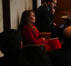 Ex alcaldesa Cathy Barriga durante la reformalización. Foto: Nicolás Reyes Ex alcaldesa Cathy Barriga durante la reformalización. Foto: Nicolás Reyes