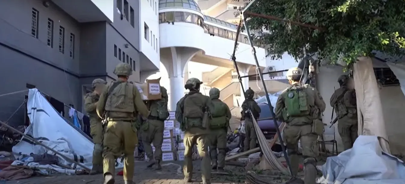 Tropas israelíes entran en Al Shifa. Tropas israelíes entran en Al Shifa.