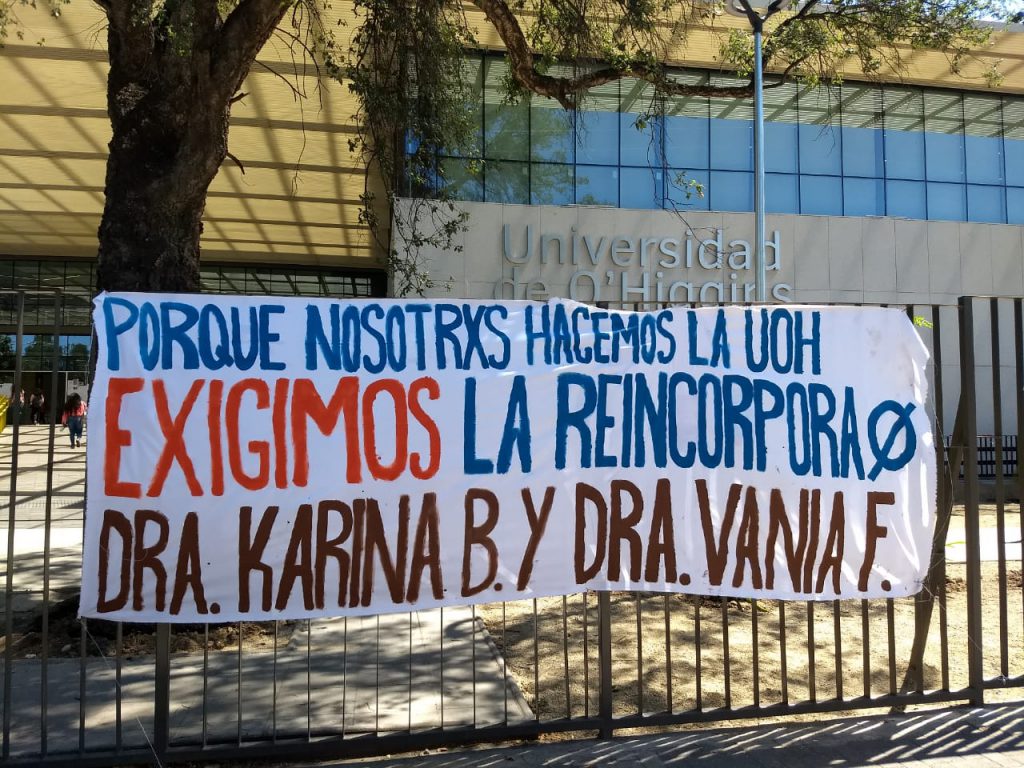 Manifestaciones de estudiantes en la época. Frontis de la UOH, Rancagua