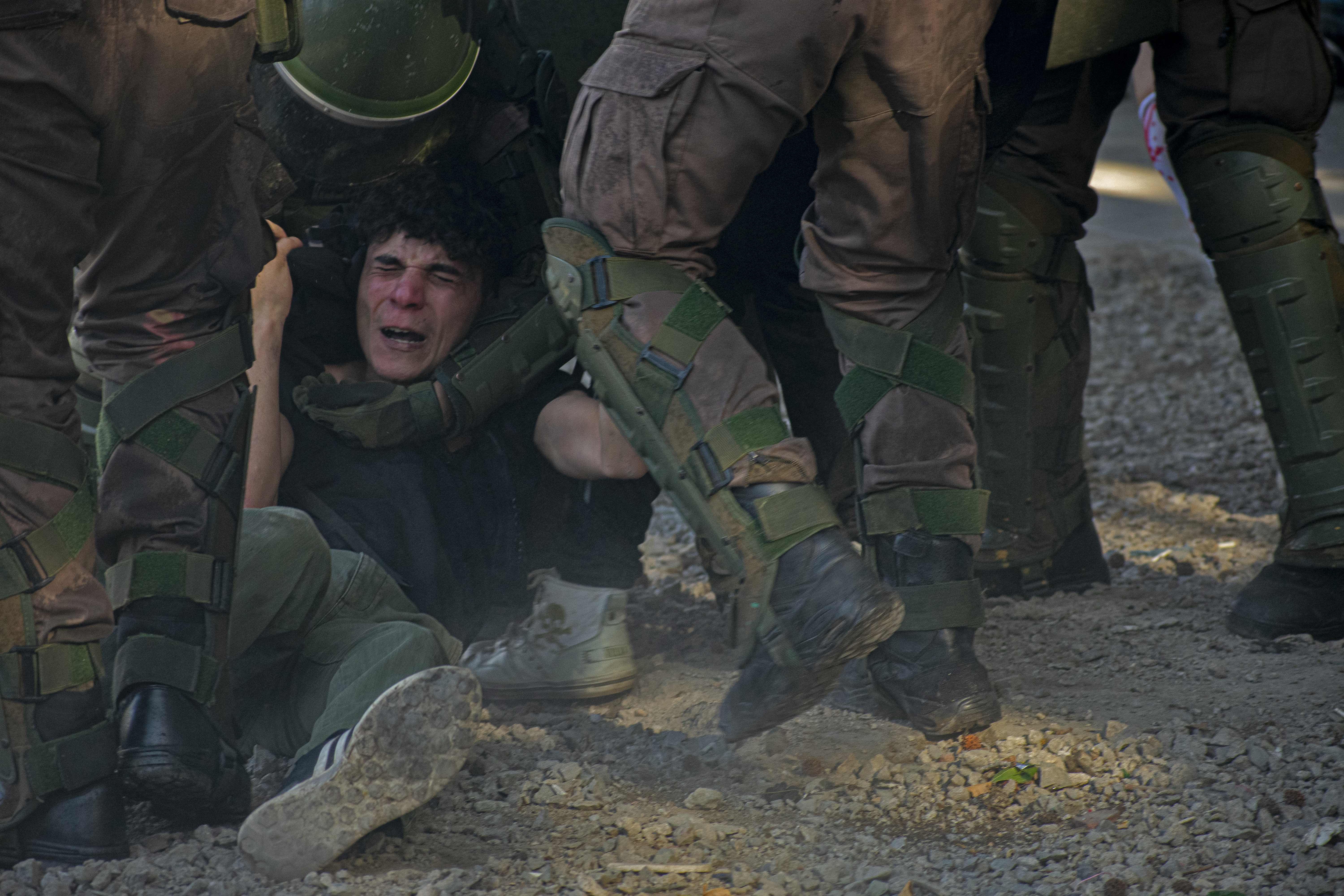 Vicuña Mackenna, 09 de diciembre 2019. Abuso de poder de Carabineros (detención de estudiante) Vicuña Mackenna, 09 de diciembre 2019. Abuso de poder de Carabineros (detención de estudiante)
