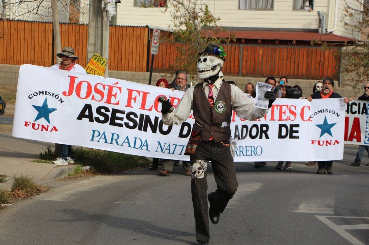 "Funa" a Juan Fuentes en 2018. Fuente: Comisión Funa "Funa" a Juan Fuentes en 2018. Fuente: Comisión Funa