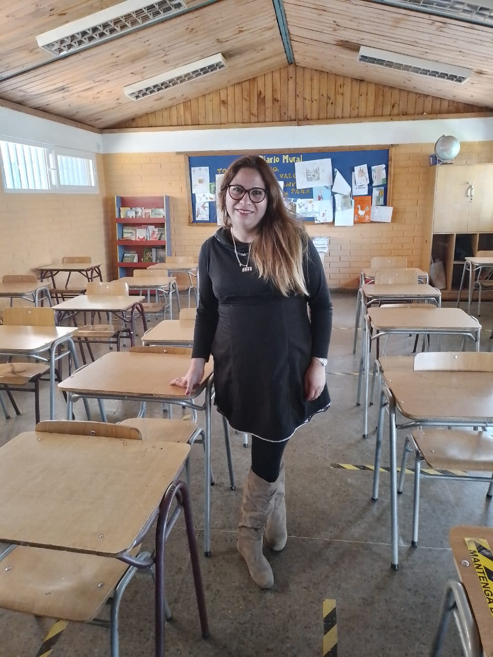 Romina Cartagena, profesora de cuarto básico de la Escuela Próceres de Chile - La Granja Romina Cartagena, profesora de cuarto básico de la Escuela Próceres de Chile - La Granja