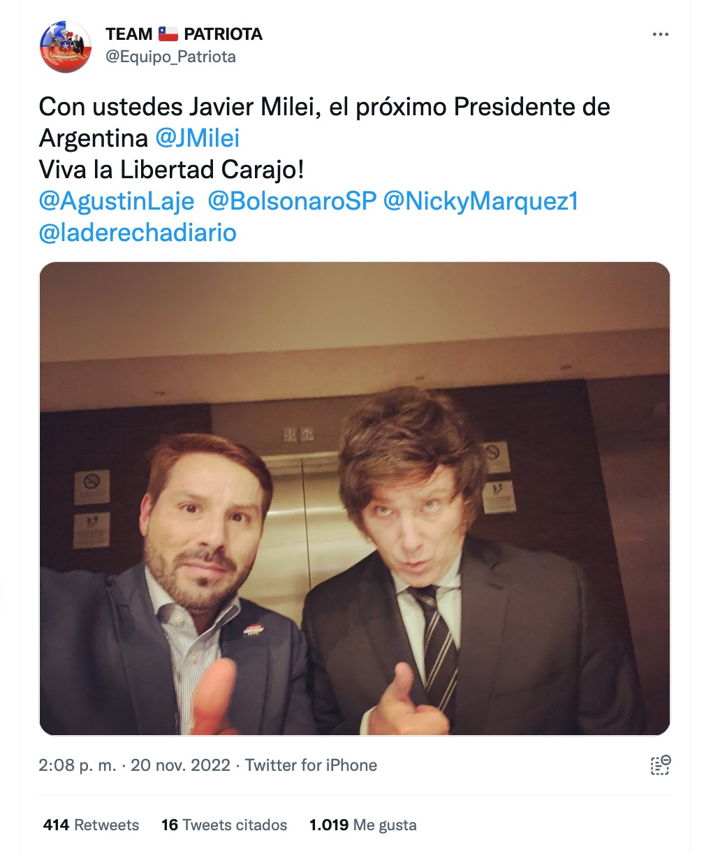 Francisco Muñoz, líder de Team Patriota, junto a Milei.